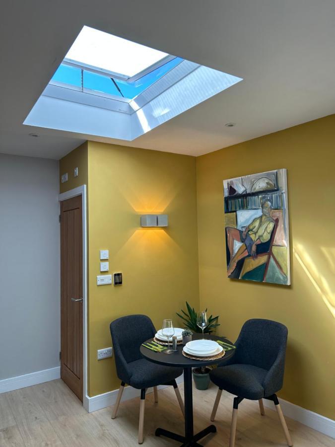 Studio 33 Chichester Bagian luar foto